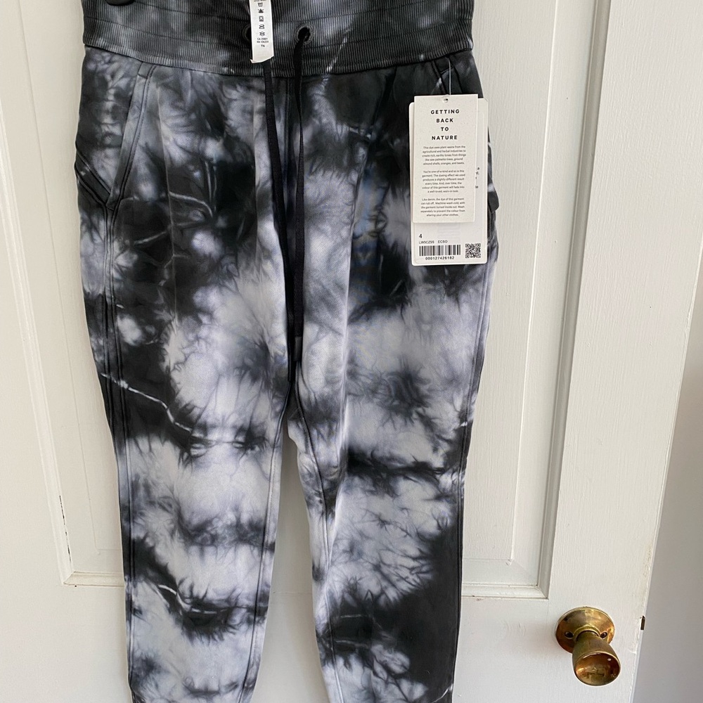 Lulu Lemon Warm Down Jogger